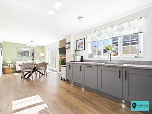 Kitchen/Diner - click for photo gallery
